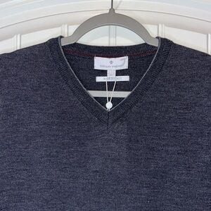 Men’s Italian merino wool dark gray sweater vest size XL NWT Toscano Firenze